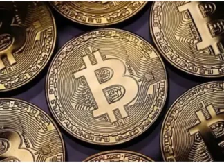 Nouveau record historique pour le bitcoin à plus de 124.500 dollars Plombé par les incertitudes, le bitcoin chute sous les 100 000 dollars