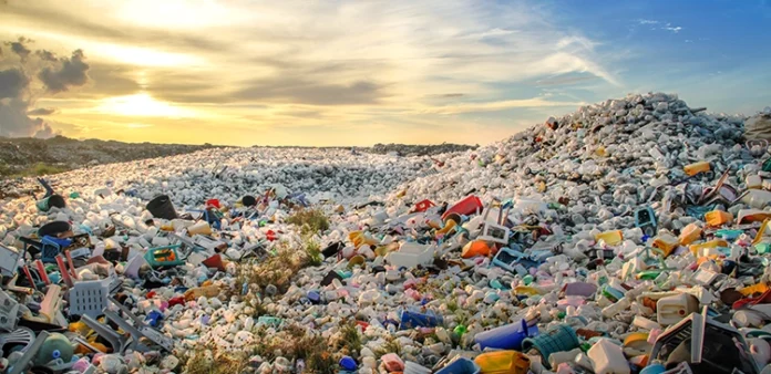 Déchets plastiques : l’UE toujours loin du compte avec 20 % recyclés