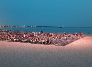 Le cinéma marocain sous les étoiles à Tanger avec le Festival Ciné Plage Le cinéma marocain sous les étoiles à Tanger avec le Festival Ciné Plage