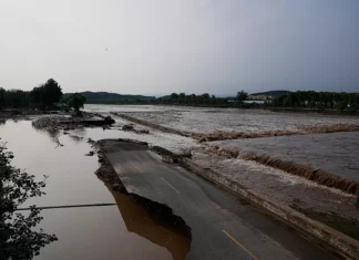 Intempéries en Chine : 2,2 milliards $ de dégâts routiers Intempéries en Chine : 2,2 milliards $ de dégâts routiers