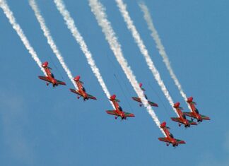 Un ballet aérien exceptionnel pour célébrer la Fête de la Jeunesse Un ballet aérien exceptionnel pour célébrer la Fête de la Jeunesse