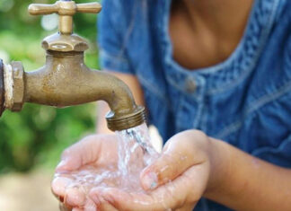 Eau potable et assainissement : un manque criant de moyens en Afrique Eau potable et assainissement : un manque criant de moyens en Afrique