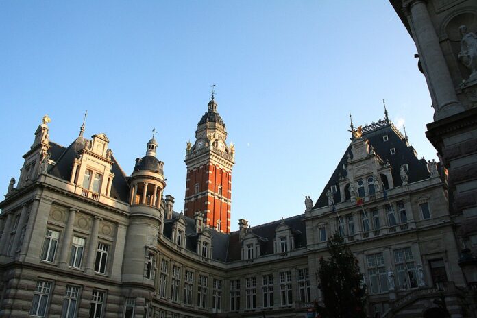 Hôtel de Ville de Saint-Gilles Bruxelles rend hommage à ses citoyens marocains