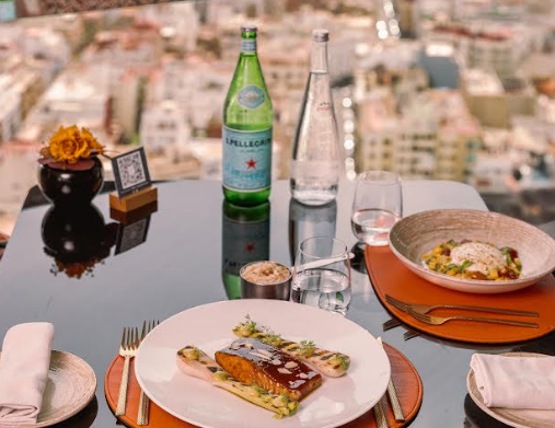 Le Kenzi Tower ajuste ses tables et ses espaces pour l’automne