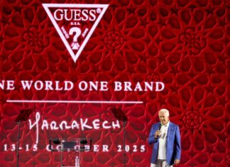 Paul Marciano réunit GUESS dans sa terre d’origine Paul Marciano réunit GUESS dans sa terre d’origine