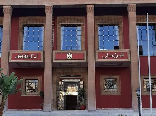 Le Parlement relance le débat sur la parité en politique Le Parlement relance le débat sur la parité en politique