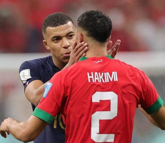 Mbappé présent au match Maroc-Mali avec le maillot d’Hakimi Mbappé présent au match Maroc-Mali avec le maillot d’Hakimi