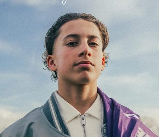 Ilyes Bennane signe son premier contrat professionnel à Anderlecht Ilyes Bennane signe son premier contrat professionnel à Anderlecht