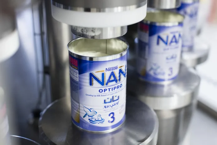 Nestlé rappelle des laits infantiles dans le monde entier