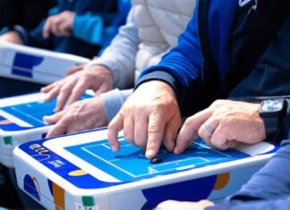CAN 2025 : une tablette tactile fait vibrer les supporters non-voyants CAN 2025 : une tablette tactile fait vibrer les supporters non-voyants