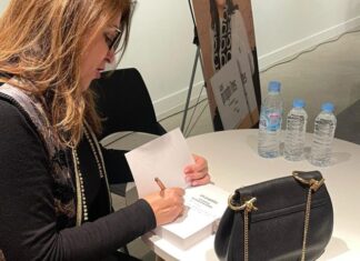 Reem Yasmina Laghrari présente ses ouvrages à Paris Reem Yasmina Laghrari présente ses ouvrages à Paris