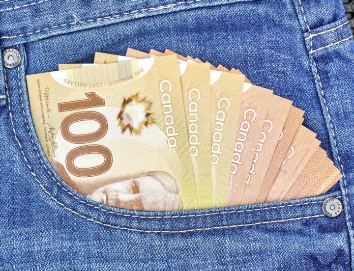 Les Canadiens resserrent leur budget pour l’été