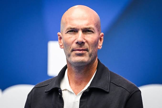 Zinédine Zidane prend les commandes de l’équipe de France