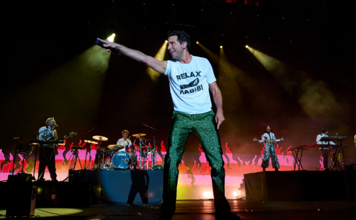 Mika fait vibrer Jazzablanca avec un concert lumineux